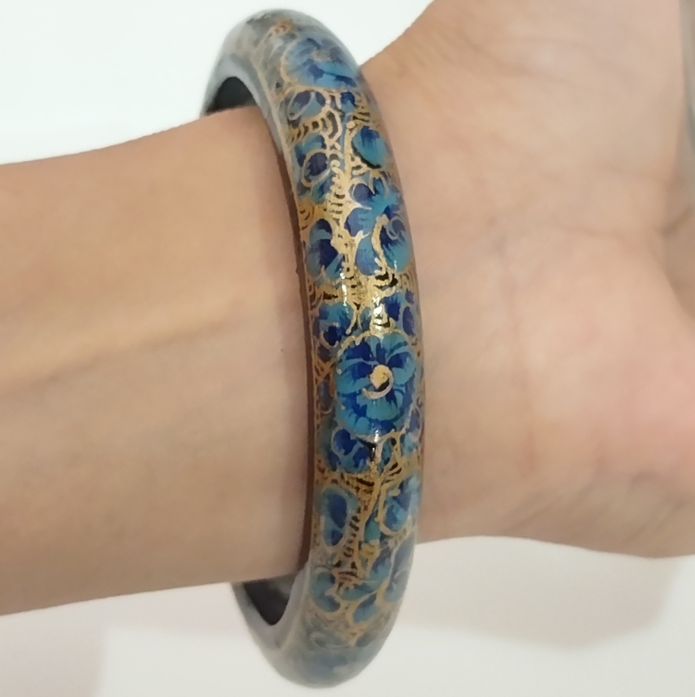 Vintage Wooden painted floral bangle bracelet blue & gold tone